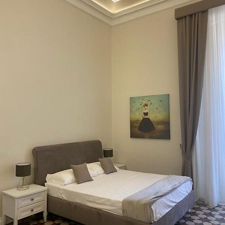 Domus Iole Appartamento Nel Centro Storico 카타니아 외부 사진