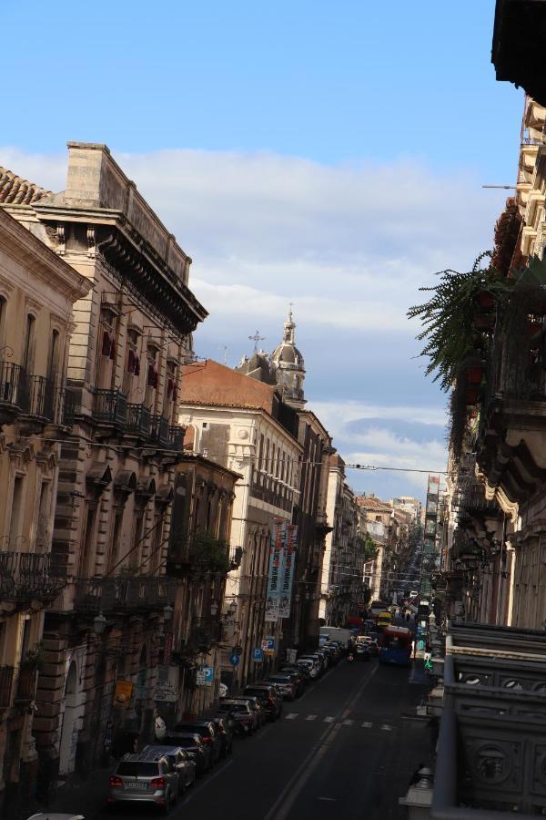 Domus Iole Appartamento Nel Centro Storico 카타니아 외부 사진