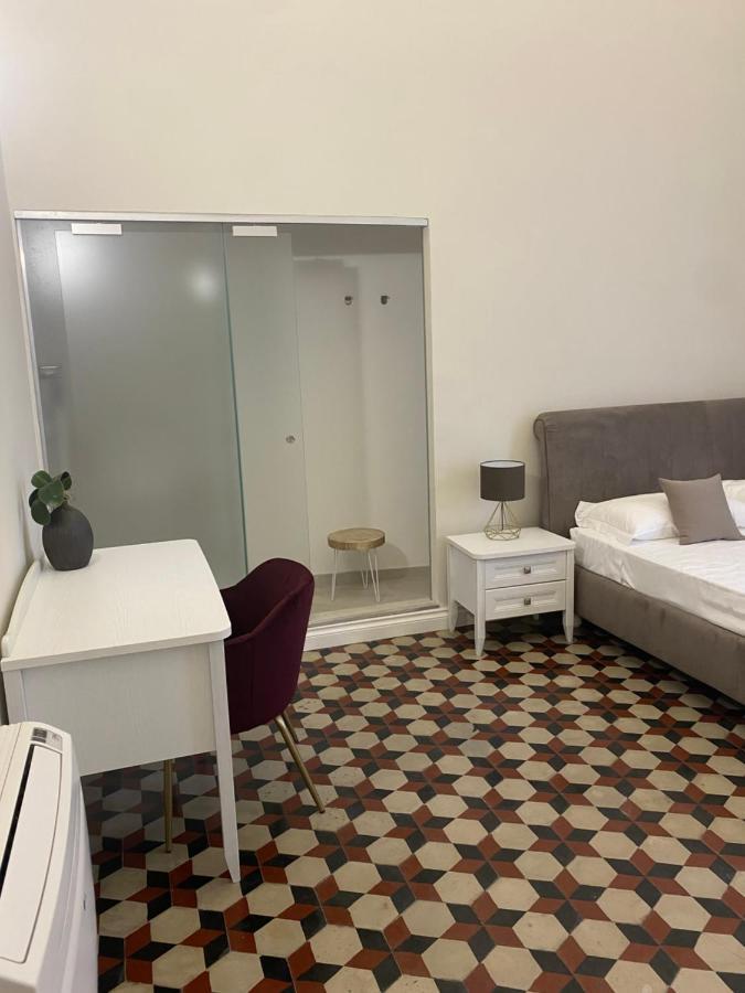 Domus Iole Appartamento Nel Centro Storico 카타니아 외부 사진