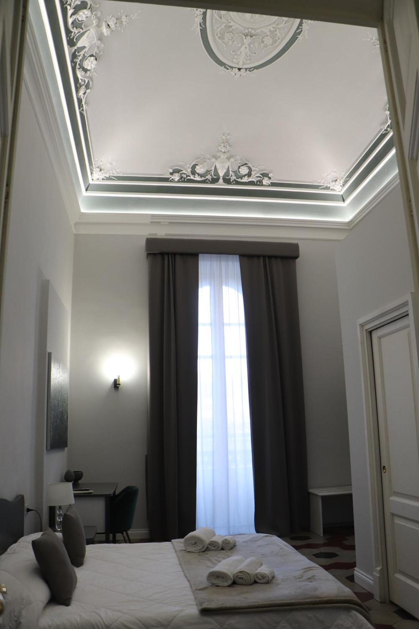 Domus Iole Appartamento Nel Centro Storico 카타니아 외부 사진